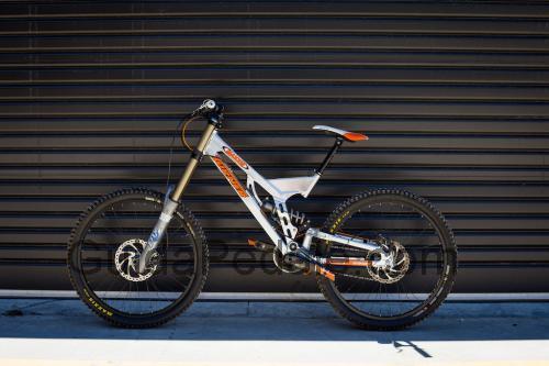 Turner DHR scheda tecnica e recensioni